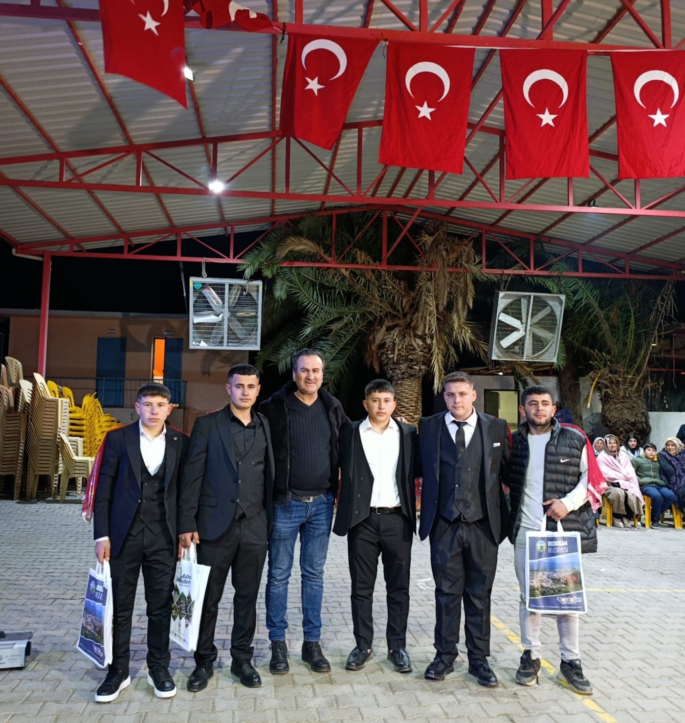 Bozdoğan’da askerler Kur’an-ı Kerim ve Türk Bayrağı ile uğurlandı
