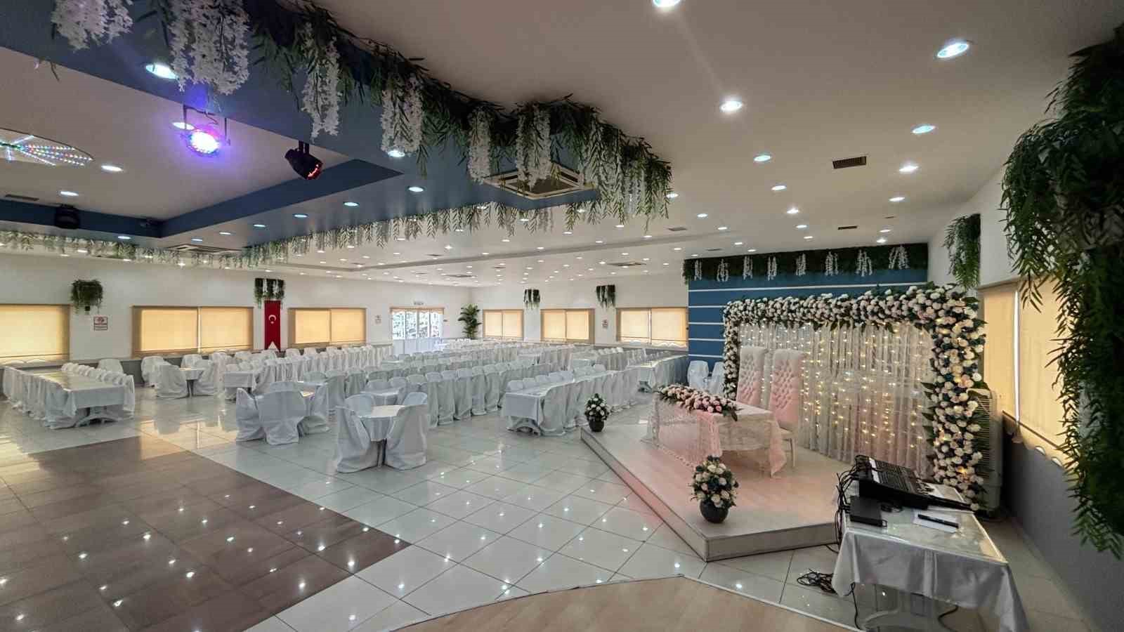 Bozdoğan’da Düğün Salonu yenilendi
Bozdoğan’da Düğün Salonu yenilendi