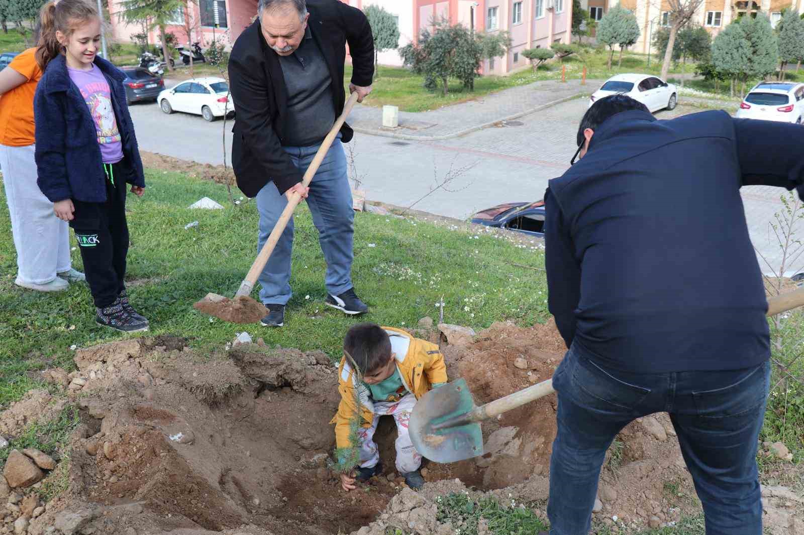 Bozdoğan’da fidan dikimi
