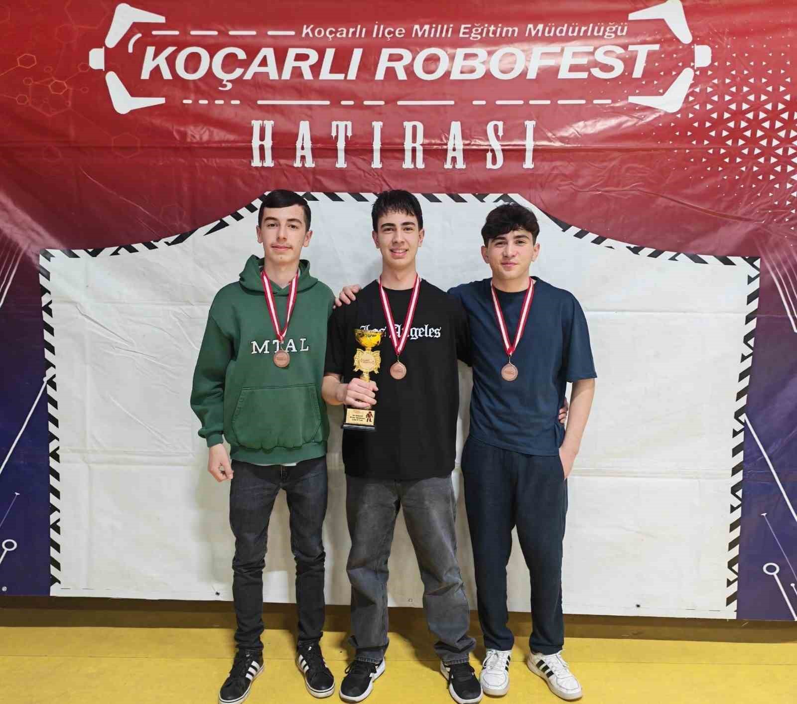 Bozdoğan’da lise öğrencilerinden il üçüncülüğü
