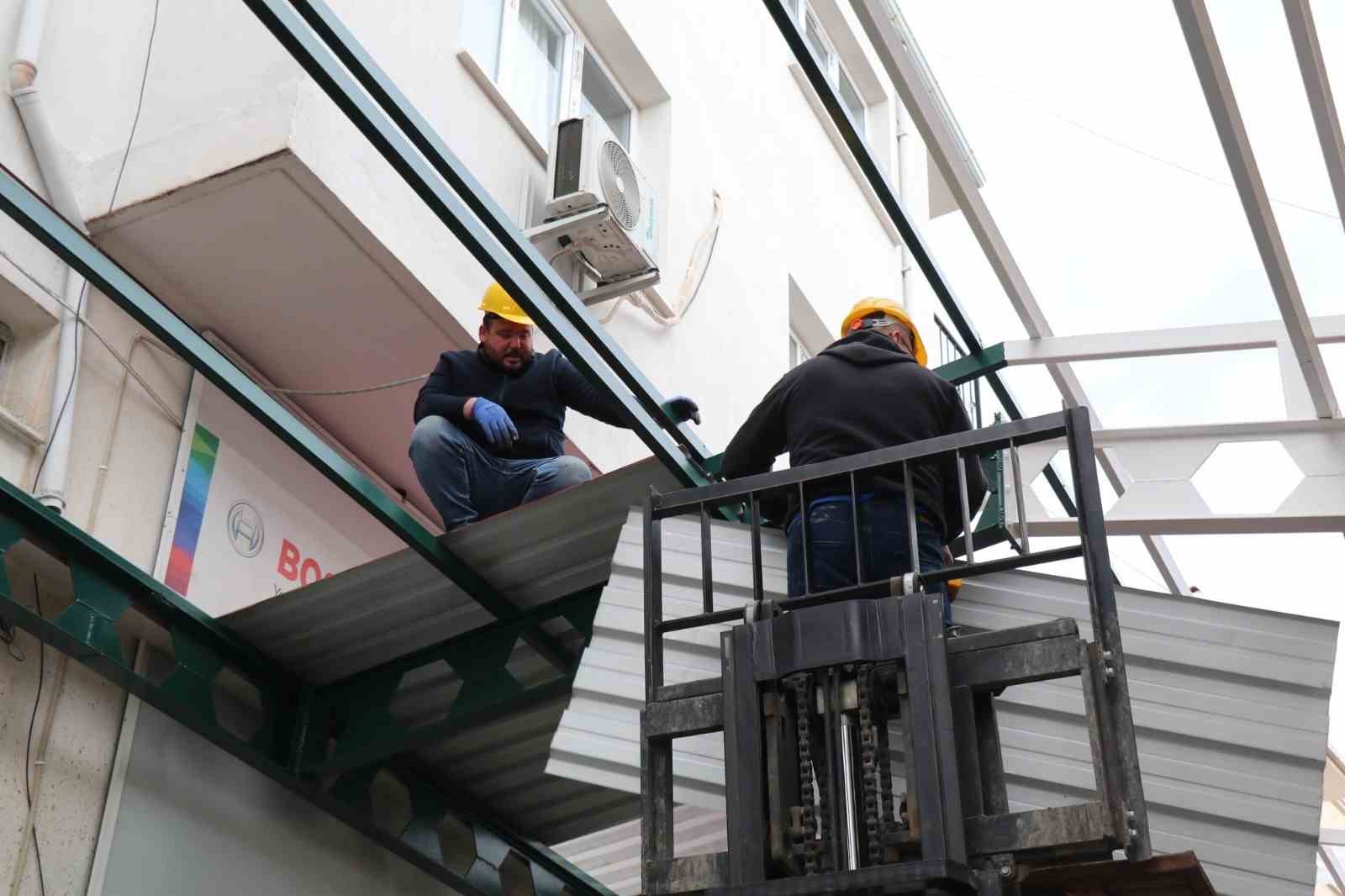 Bozdoğan’da Simit Pazarı Sokağı yenileniyor
Bozdoğan’da Simit Pazarı Sokağı yenileniyor