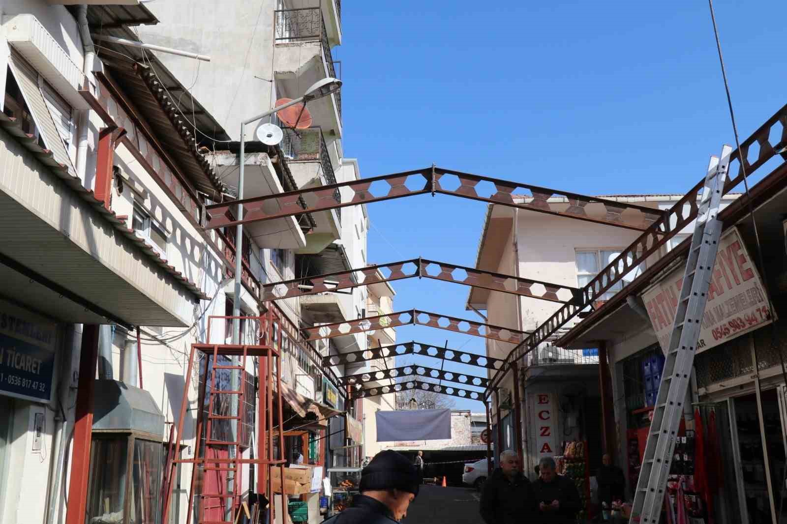 Bozdoğan’da Simit Pazarı Sokağı yenileniyor
Bozdoğan’da Simit Pazarı Sokağı yenileniyor