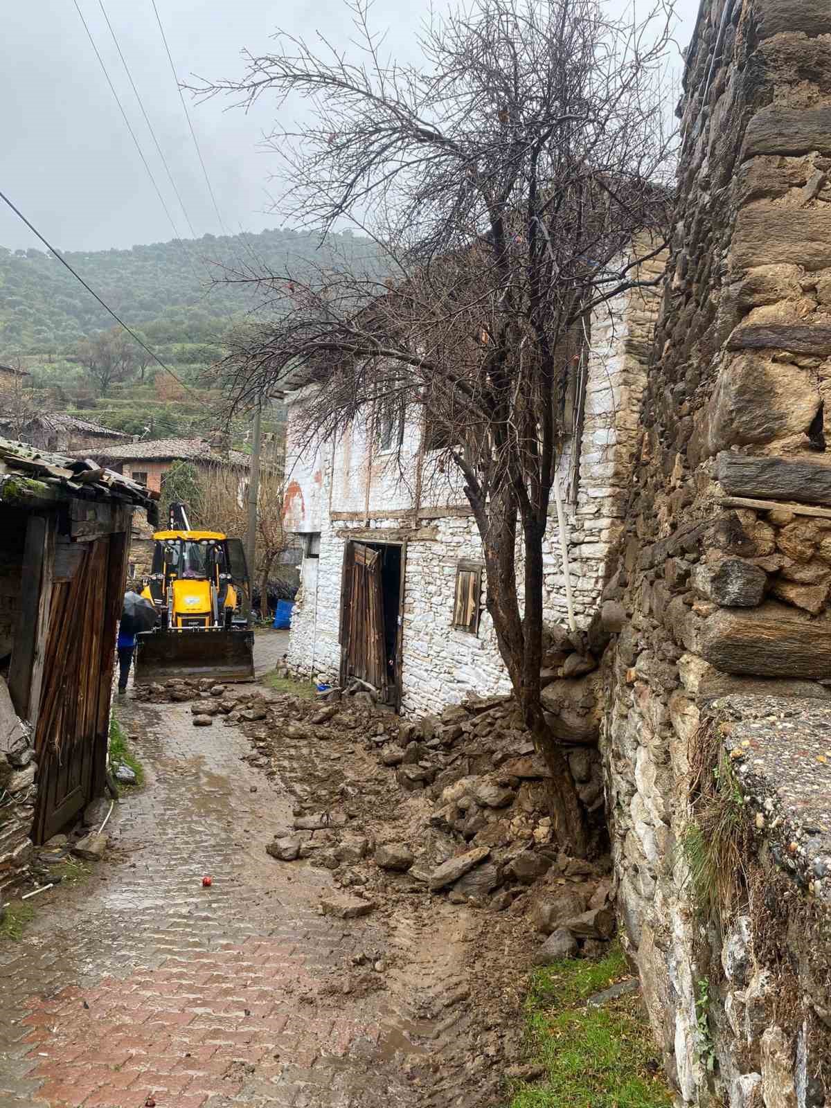 Bozdoğan’da yağış sonrası ekipler sahada
