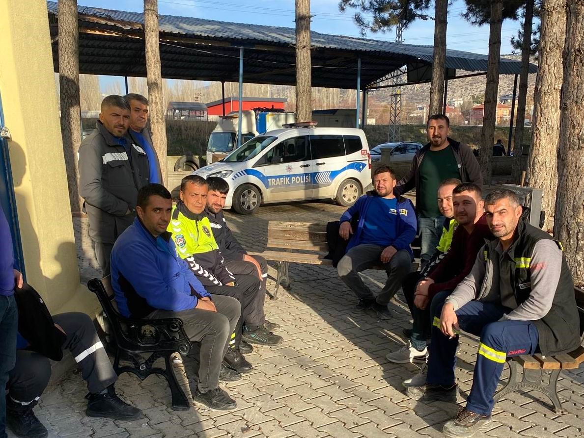 Bozkır’da polis ekiplerinden trafik güvenliği eğitimi
