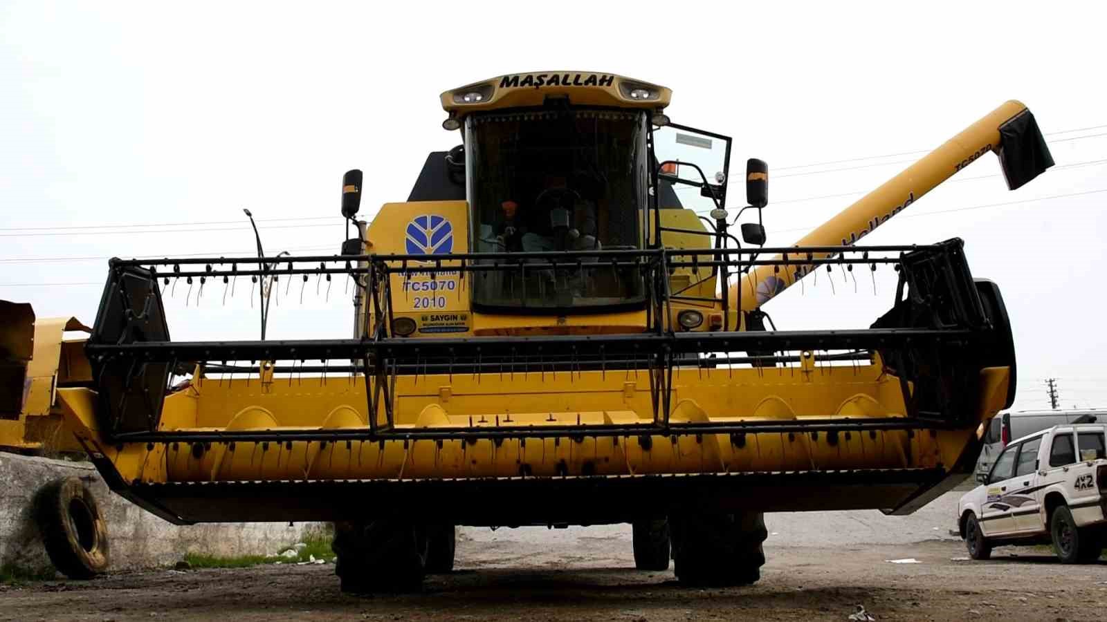 Bozkırın sarı devleri hasat için bakıma alındı
Bozkırın sarı devleri hasat için bakıma alındı