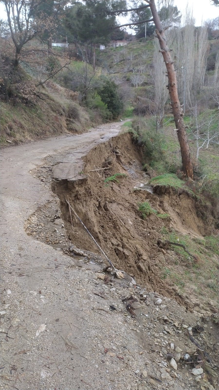 Bozuk yol yağışların ardından çileye döndü

