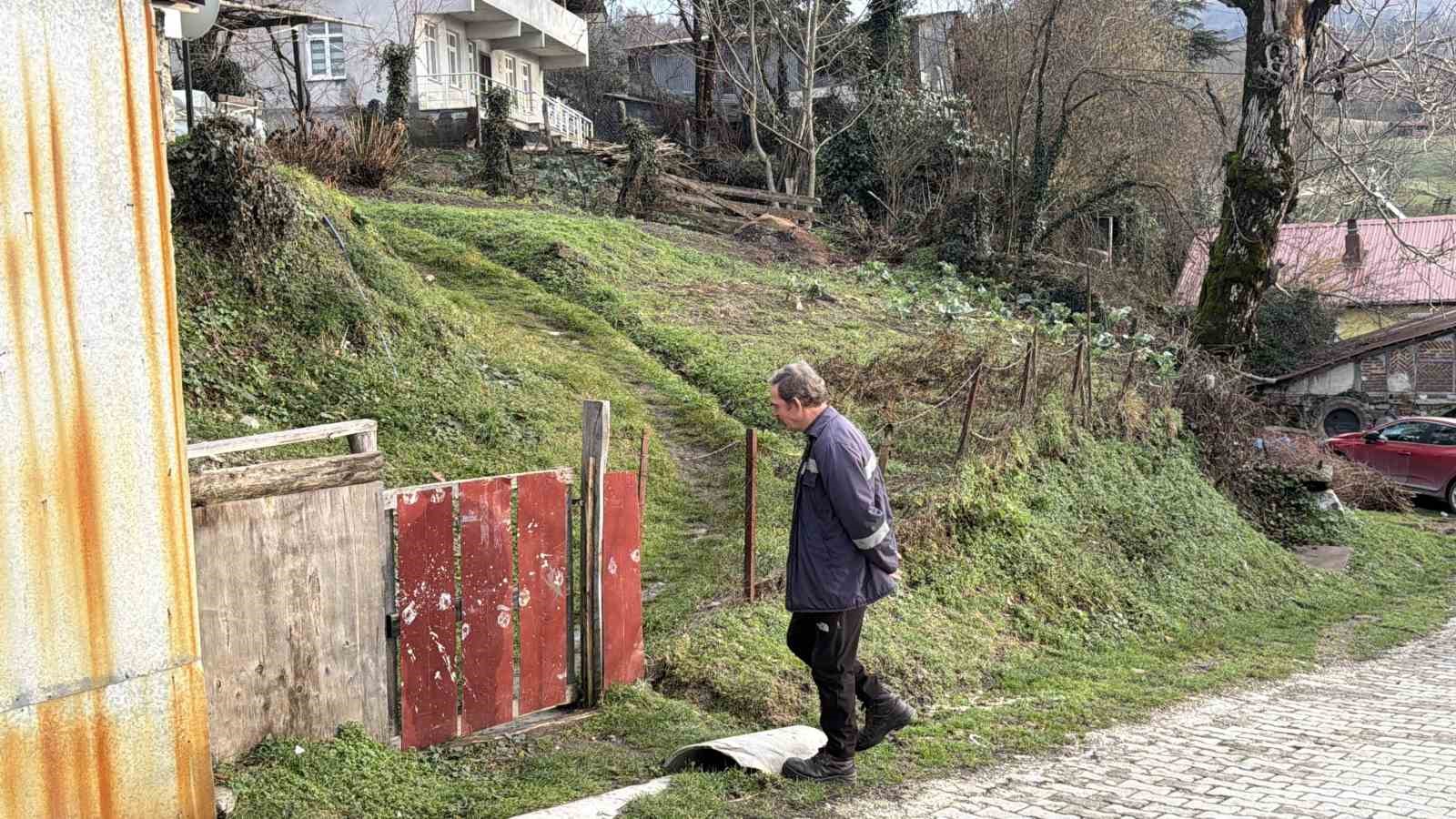 Bozulan kemençesini tamir ederken usta oldu
