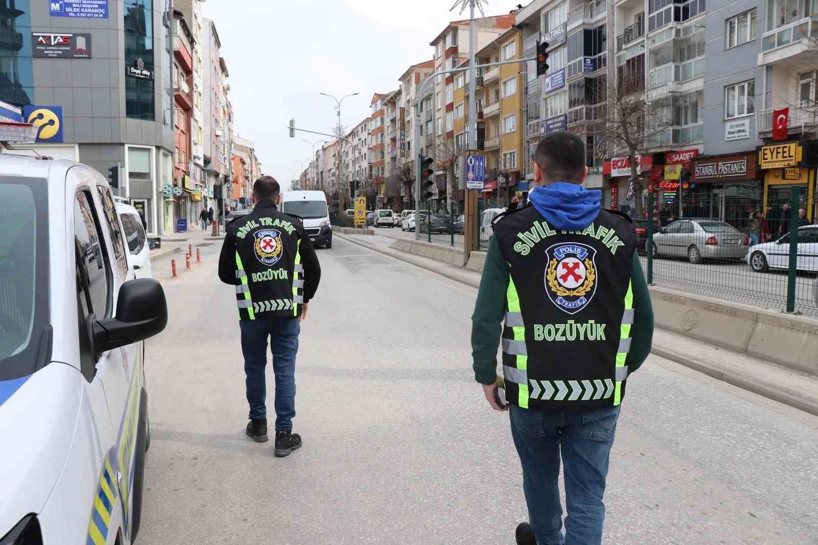 Bozüyük’te sivil trafik ekipleri göreve başladı
