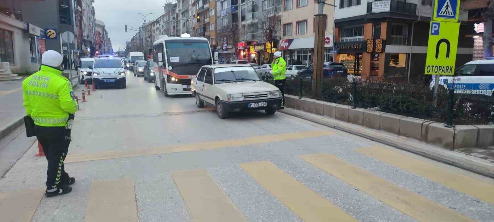 Bozüyük’te yaya geçidi uygulaması
