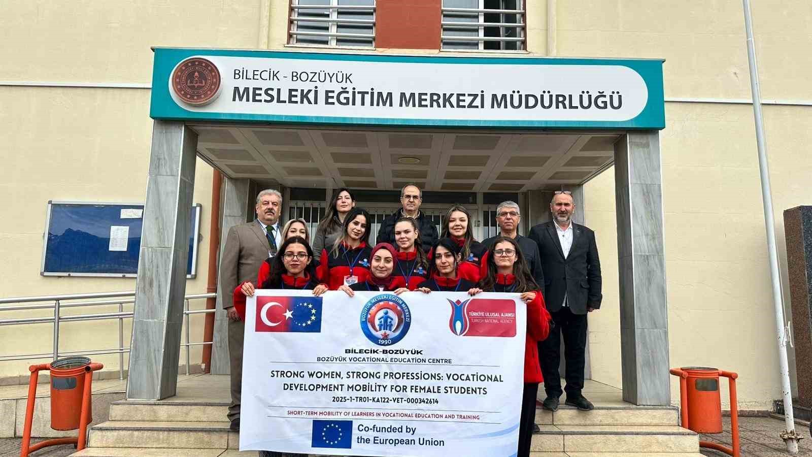 Bozüyük’ten Avrupa’ya mesleki yolculuk, öğrenciler Bremen’e uğurlandı
