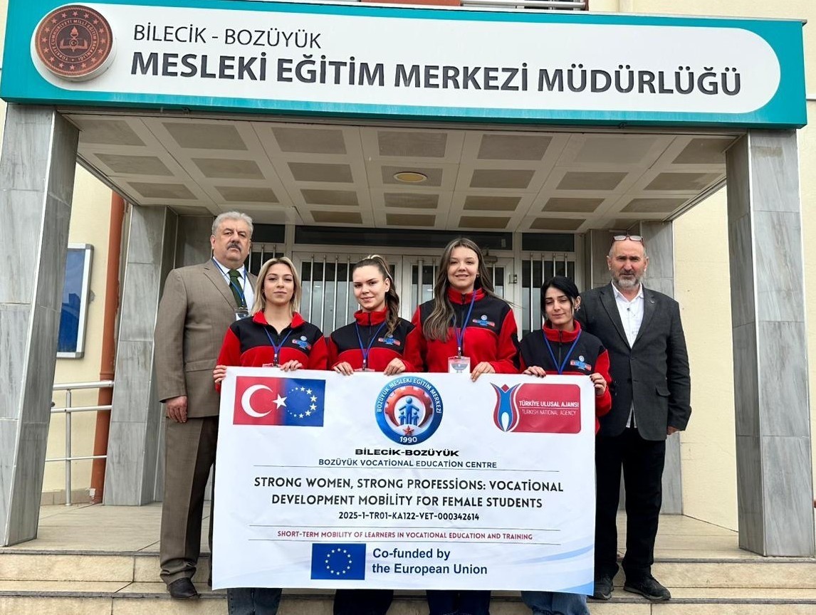 Bozüyük’ten Avrupa’ya mesleki yolculuk, öğrenciler Bremen’e uğurlandı
