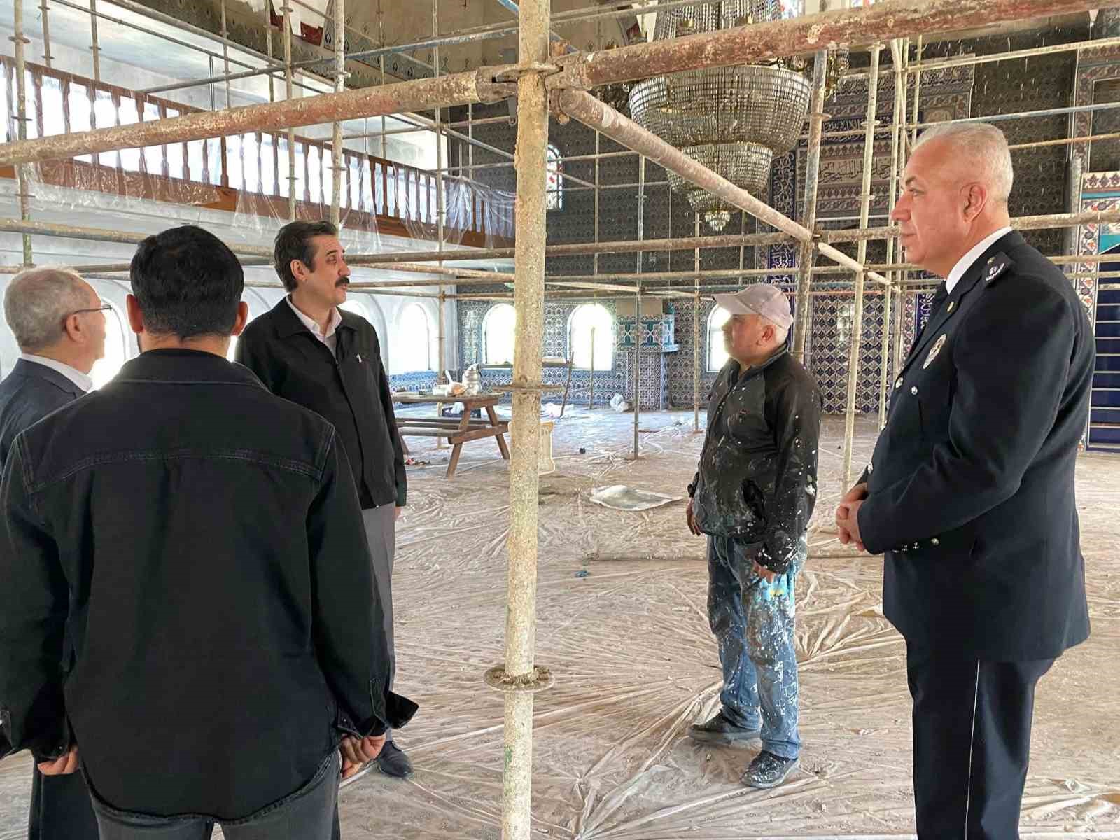 Bozyazı’da yangında zarar gören camide çalışmalar devam ediyor
