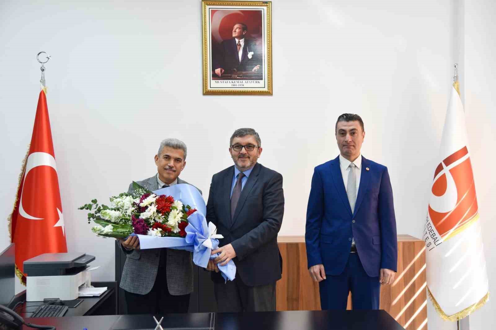 BŞEÜ Diş Hekimliği Fakültesinde devir teslim töreni
