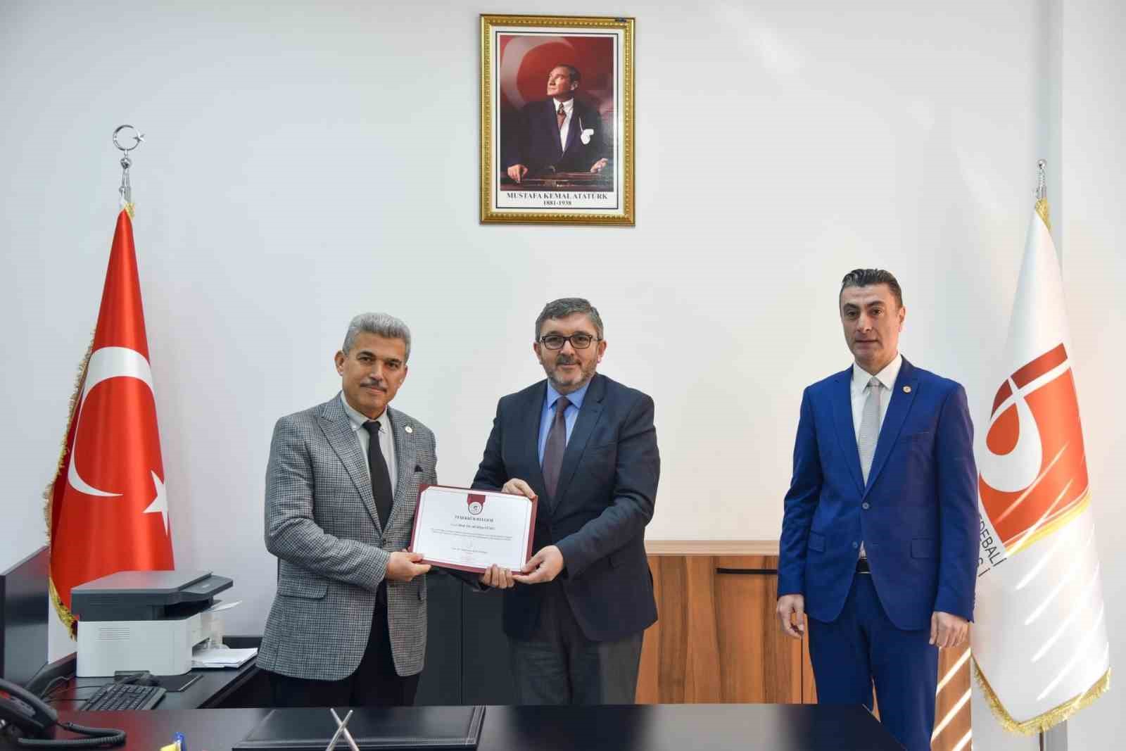 BŞEÜ Diş Hekimliği Fakültesinde devir teslim töreni
