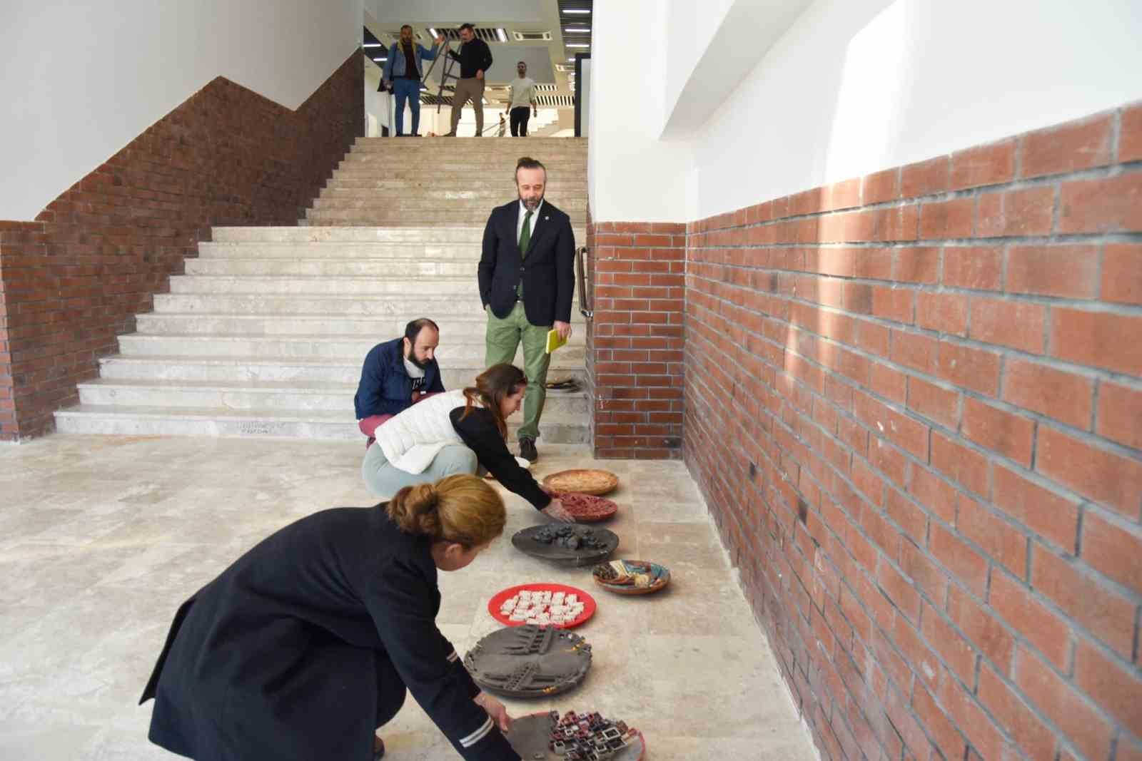 BŞEÜ yemekhanesine sanatsal dokunuş
