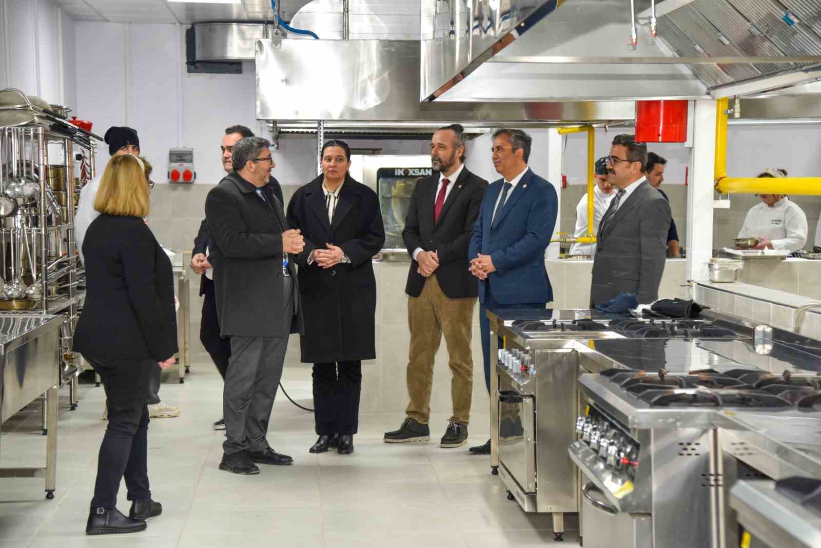 BŞEÜ’de ‘Aşçılık Programına’ yeni uygulama alanı
