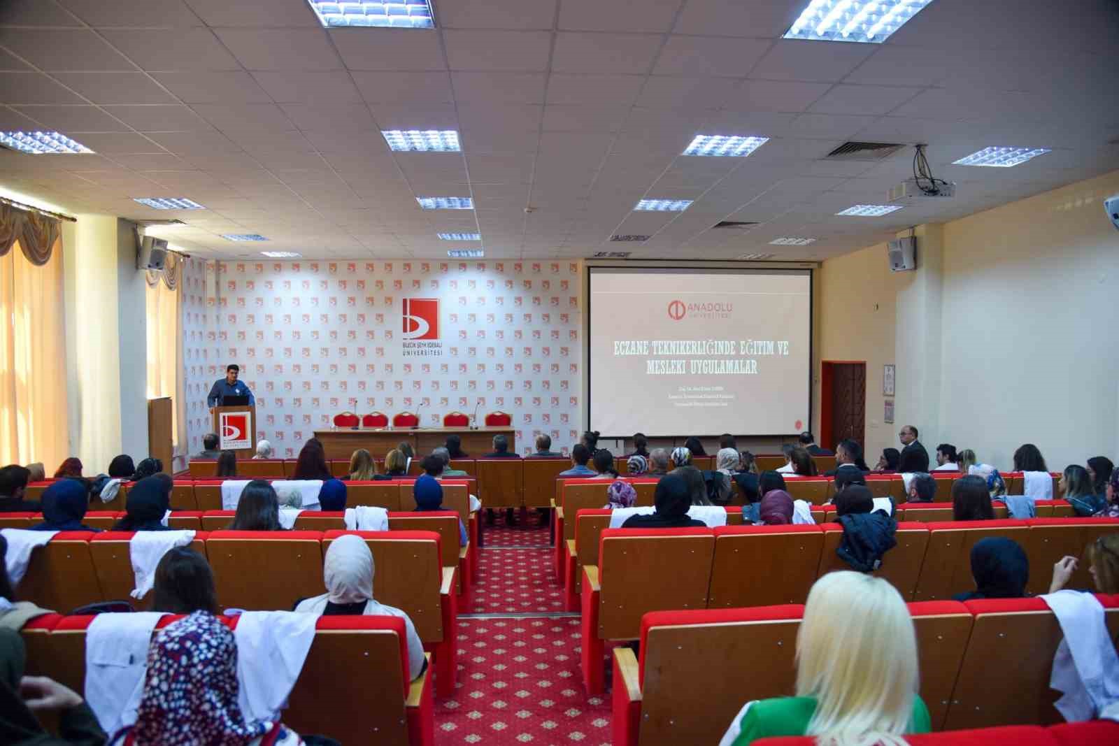 BŞEÜ’de Beyaz Önlük Giyme Töreni coşkuyla gerçekleşti
