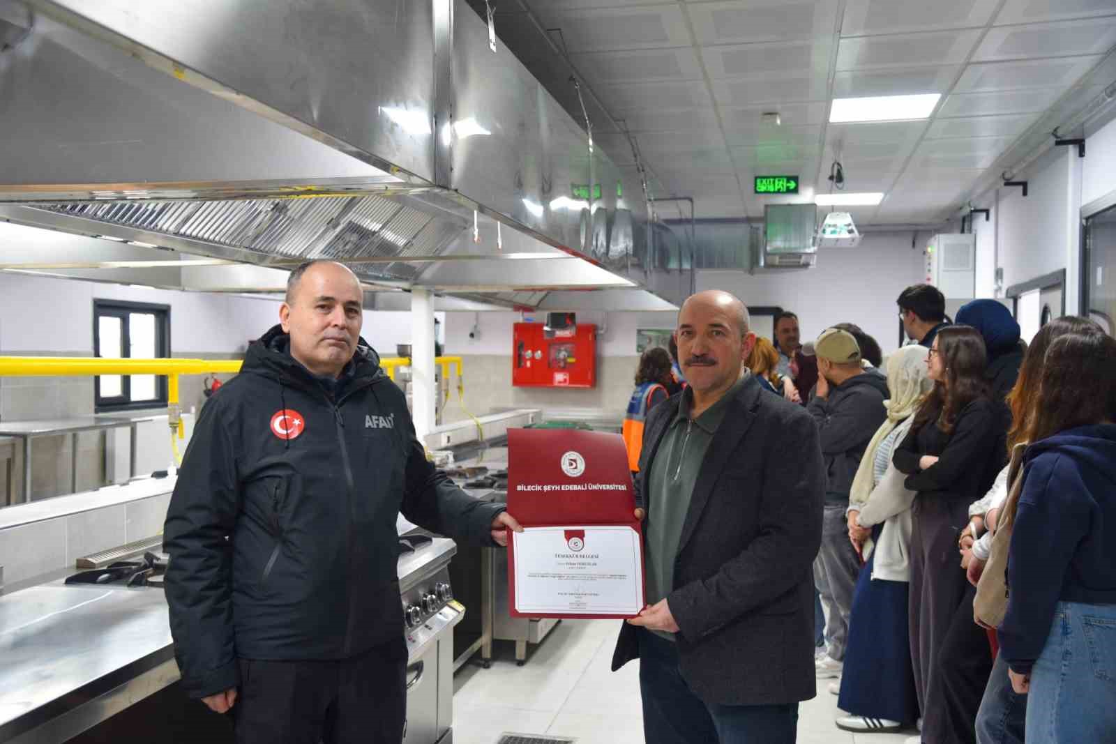 BŞEÜ’de yangına müdahale ve güvenli tahliye eğitimi
