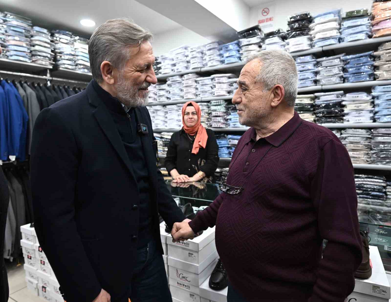 BTSO Başkanı Burkay, tarihi çarşıda esnafla buluştu
