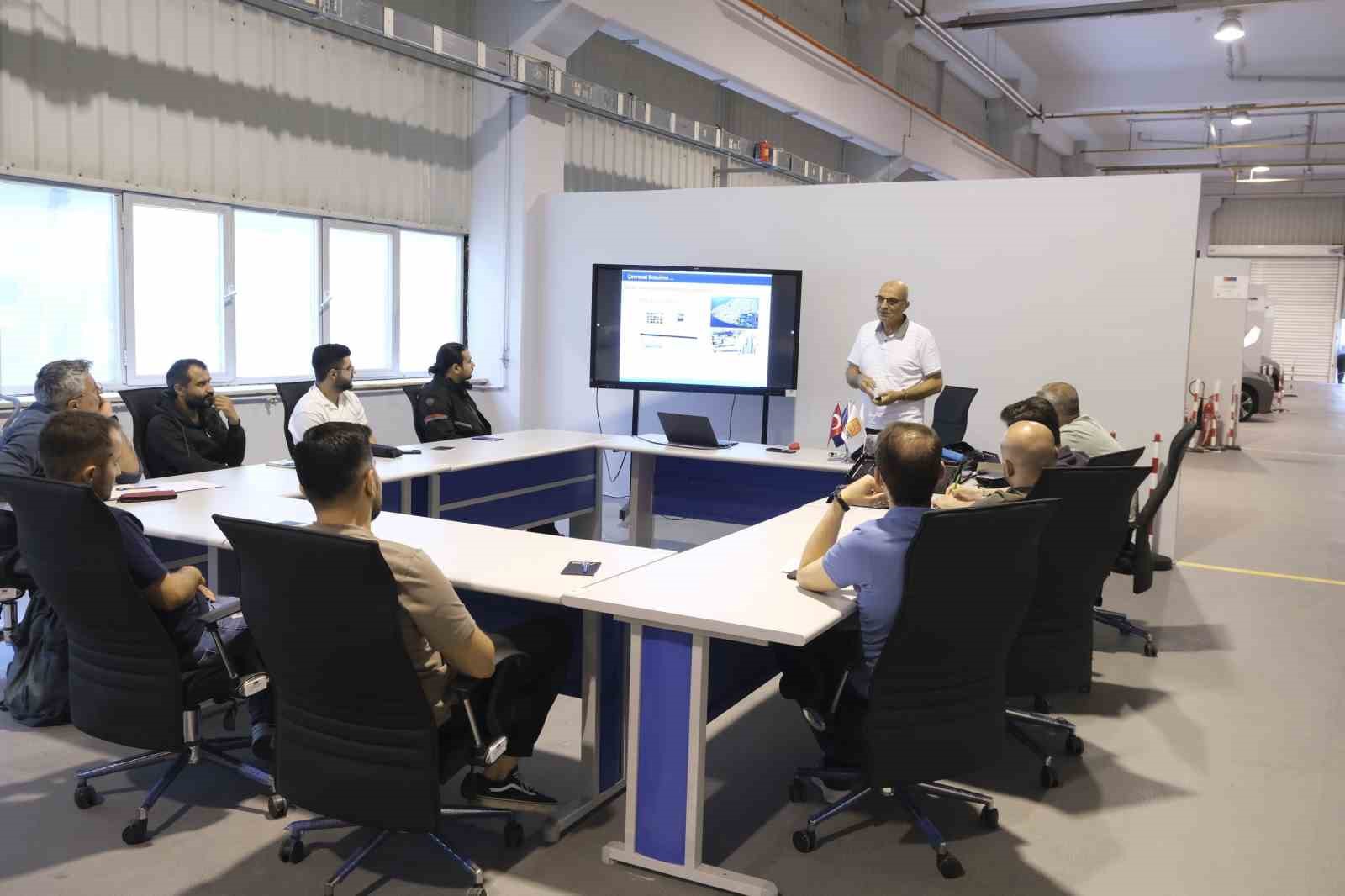 BTSO MESYEB, nitelikli dönüşümün öncüsü olmaya devam ediyor
BTSO MESYEB, nitelikli dönüşümün öncüsü olmaya devam ediyor