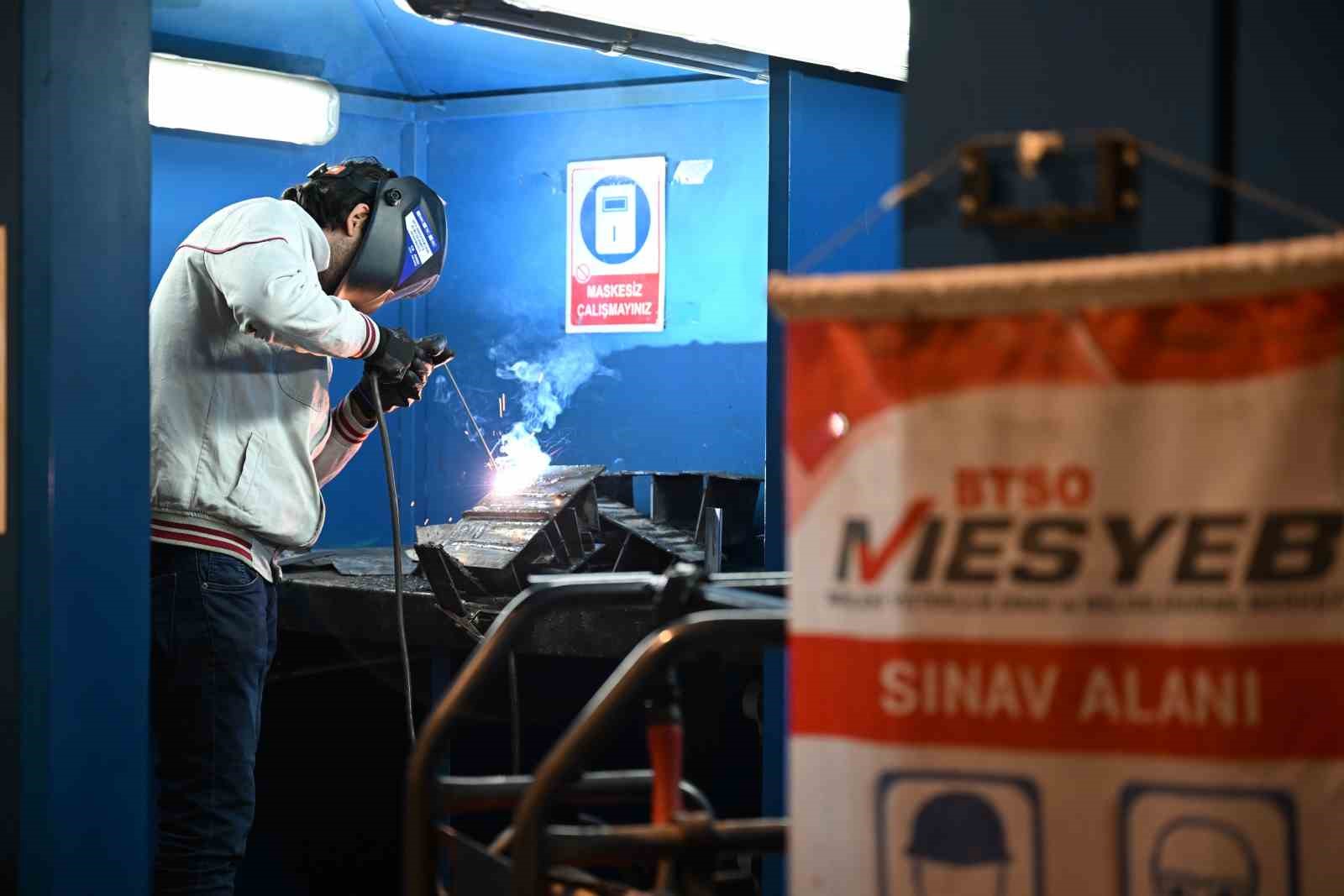 BTSO MESYEB nitelikli ve belgeli iş gücünün adresi oldu
BTSO MESYEB nitelikli ve belgeli iş gücünün adresi oldu