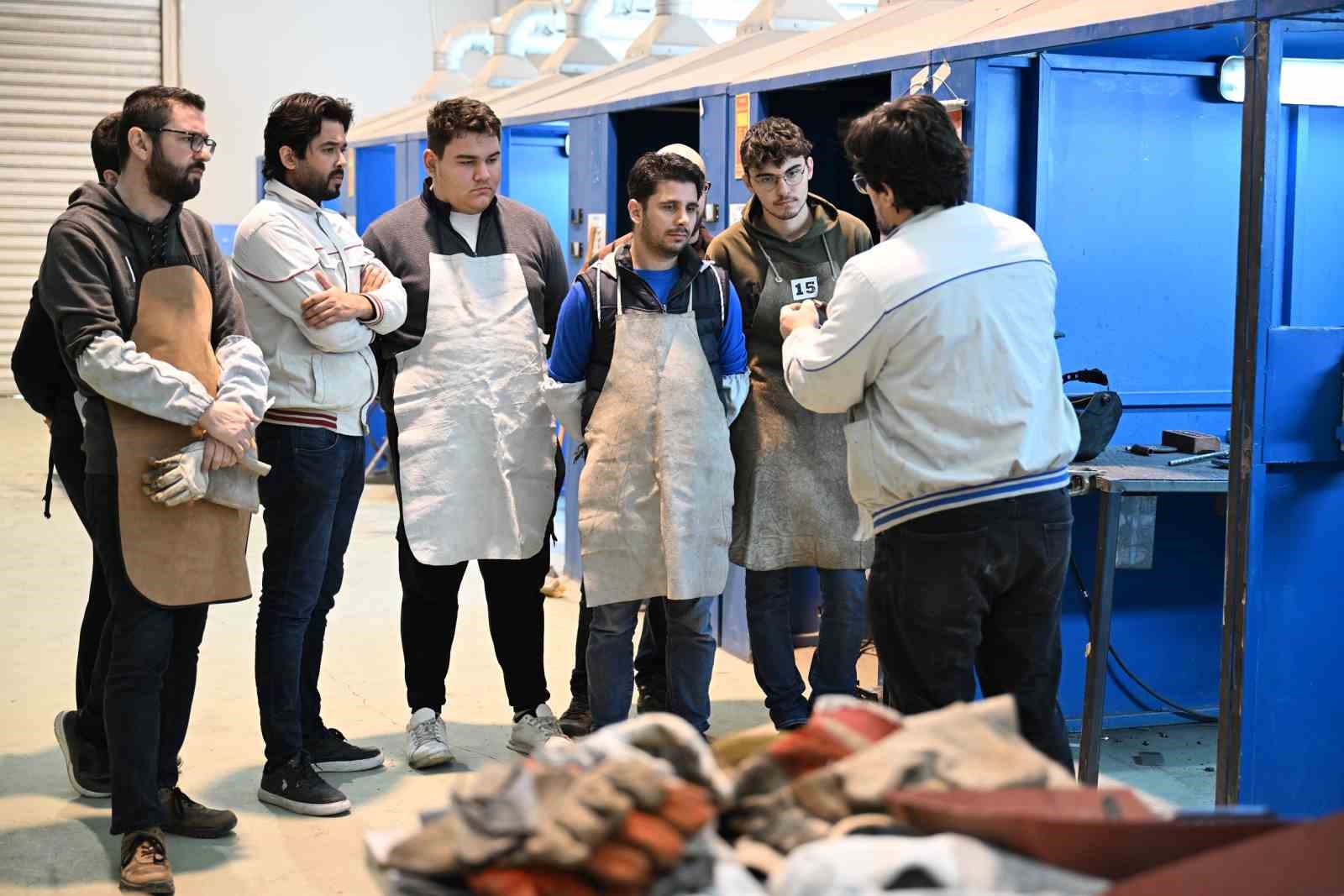 BTSO MESYEB nitelikli ve belgeli iş gücünün adresi oldu
BTSO MESYEB nitelikli ve belgeli iş gücünün adresi oldu