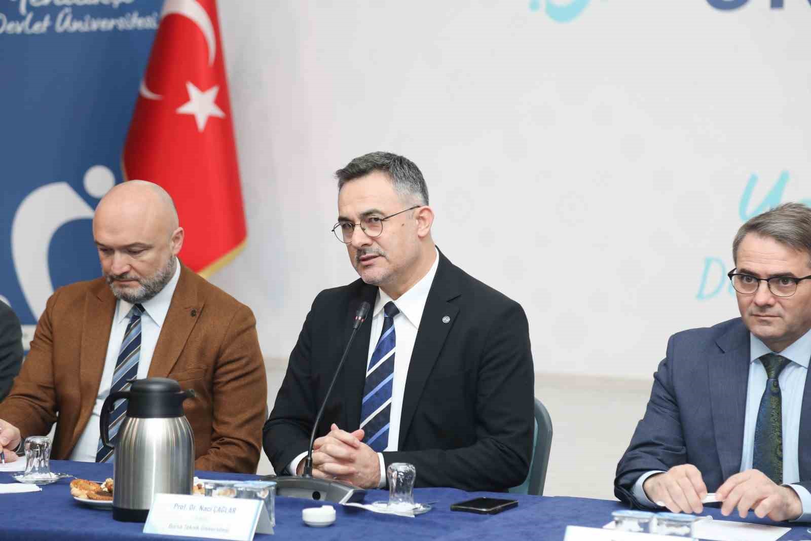 BTÜ Danışma Kurulu Toplantısı’nda şehir ve üniversite iş birliği masaya yatırıldı
