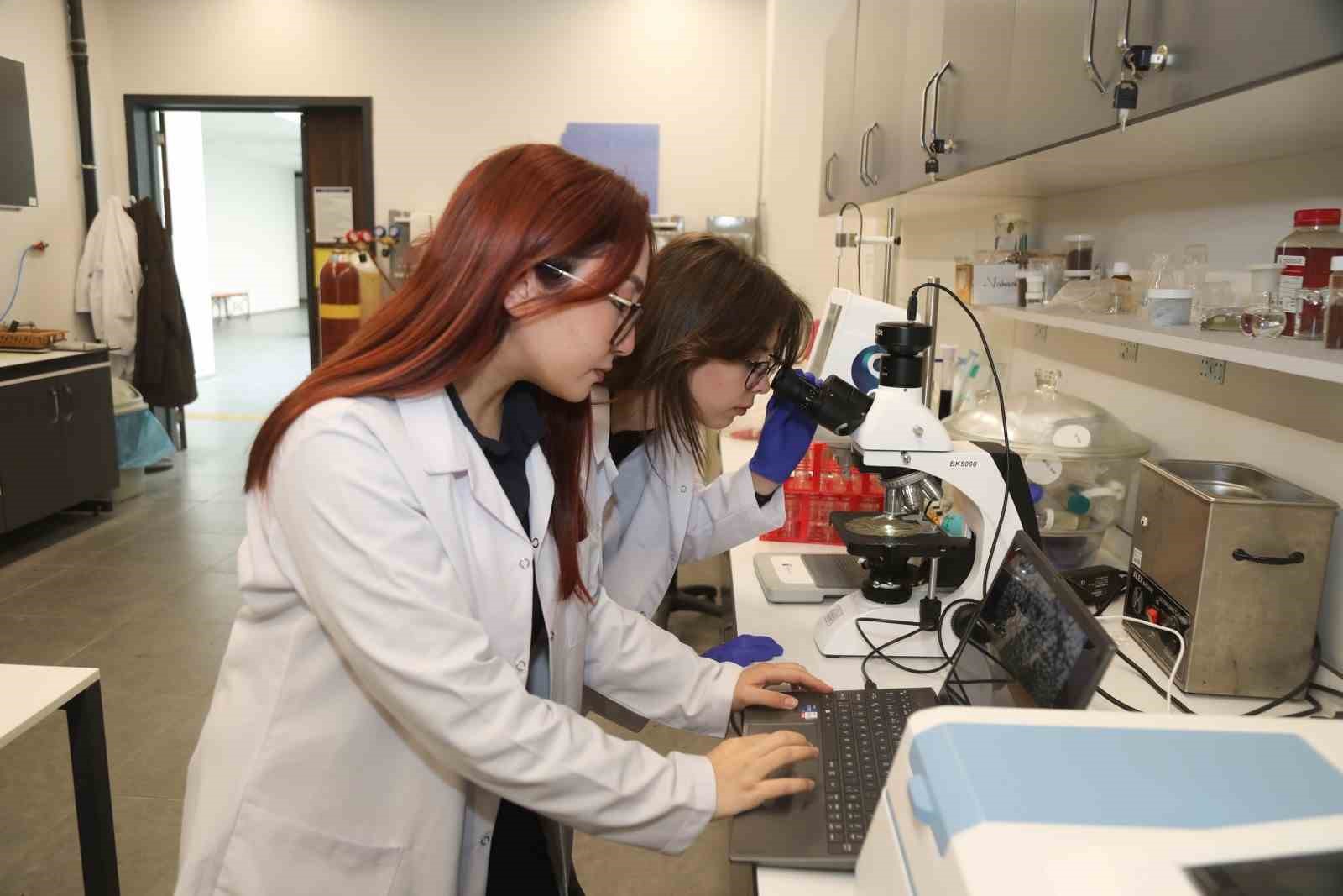 BTÜ öğrencileri TUSAŞ uçakları için üretiyor
