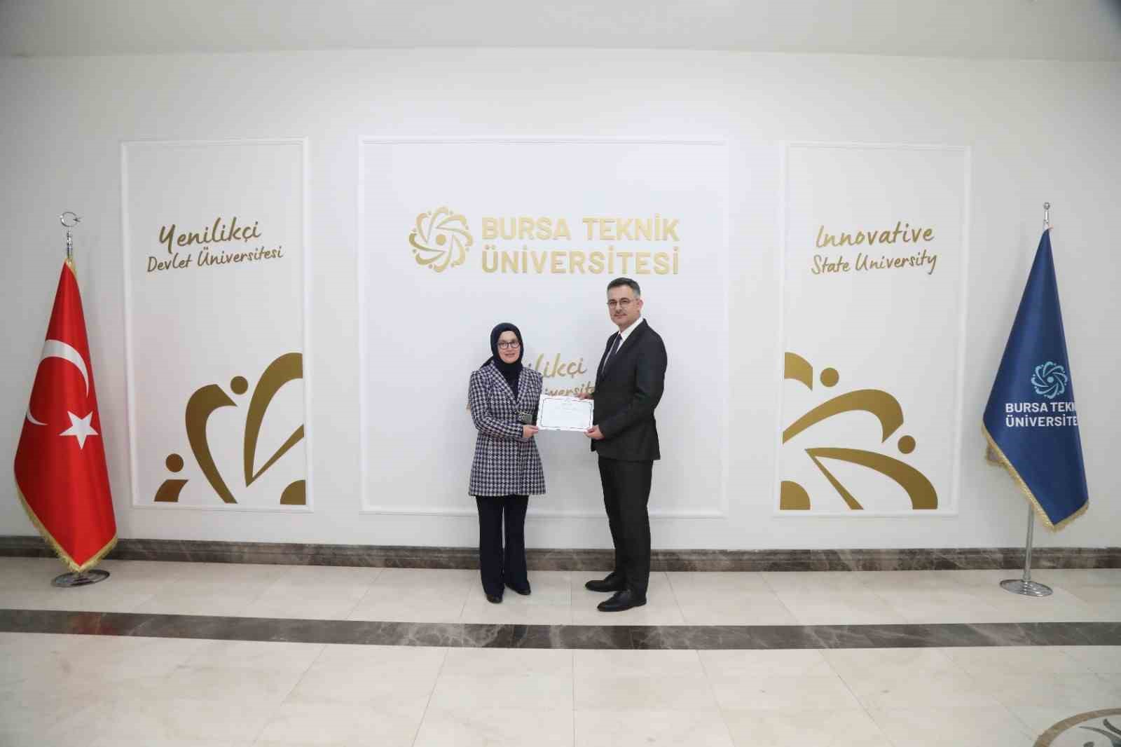 BTÜ’de personele vefa ödülü
