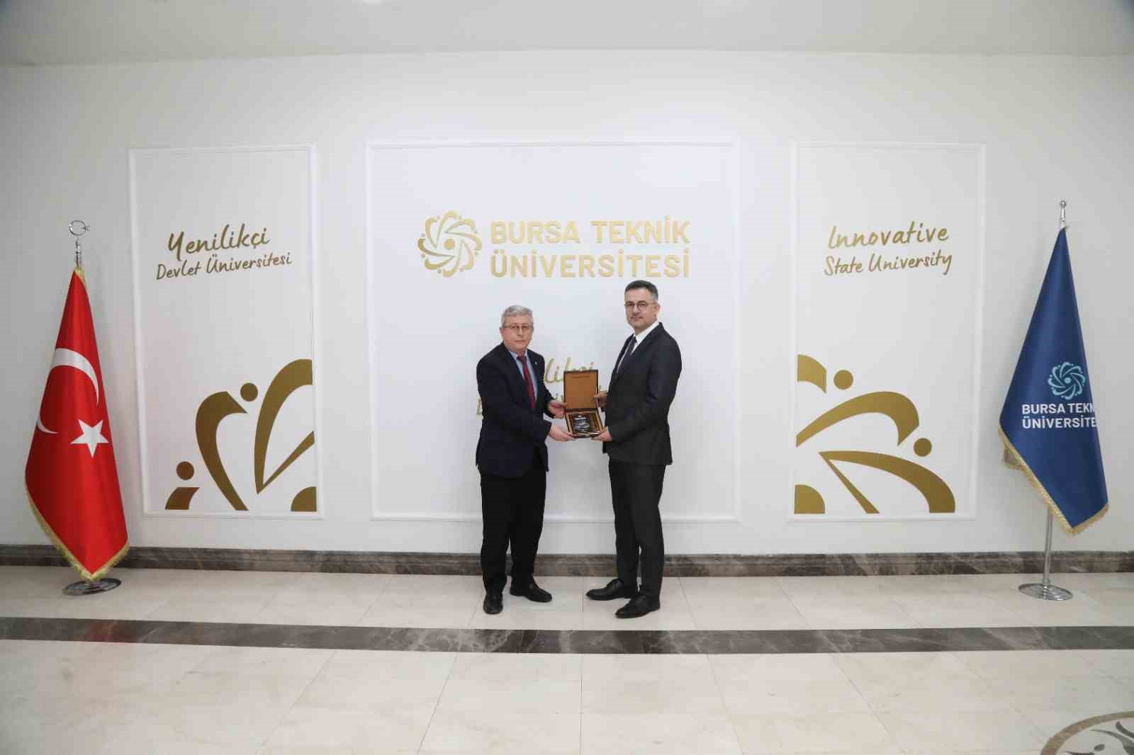 BTÜ’de personele vefa ödülü
BTÜ’de personele vefa ödülü