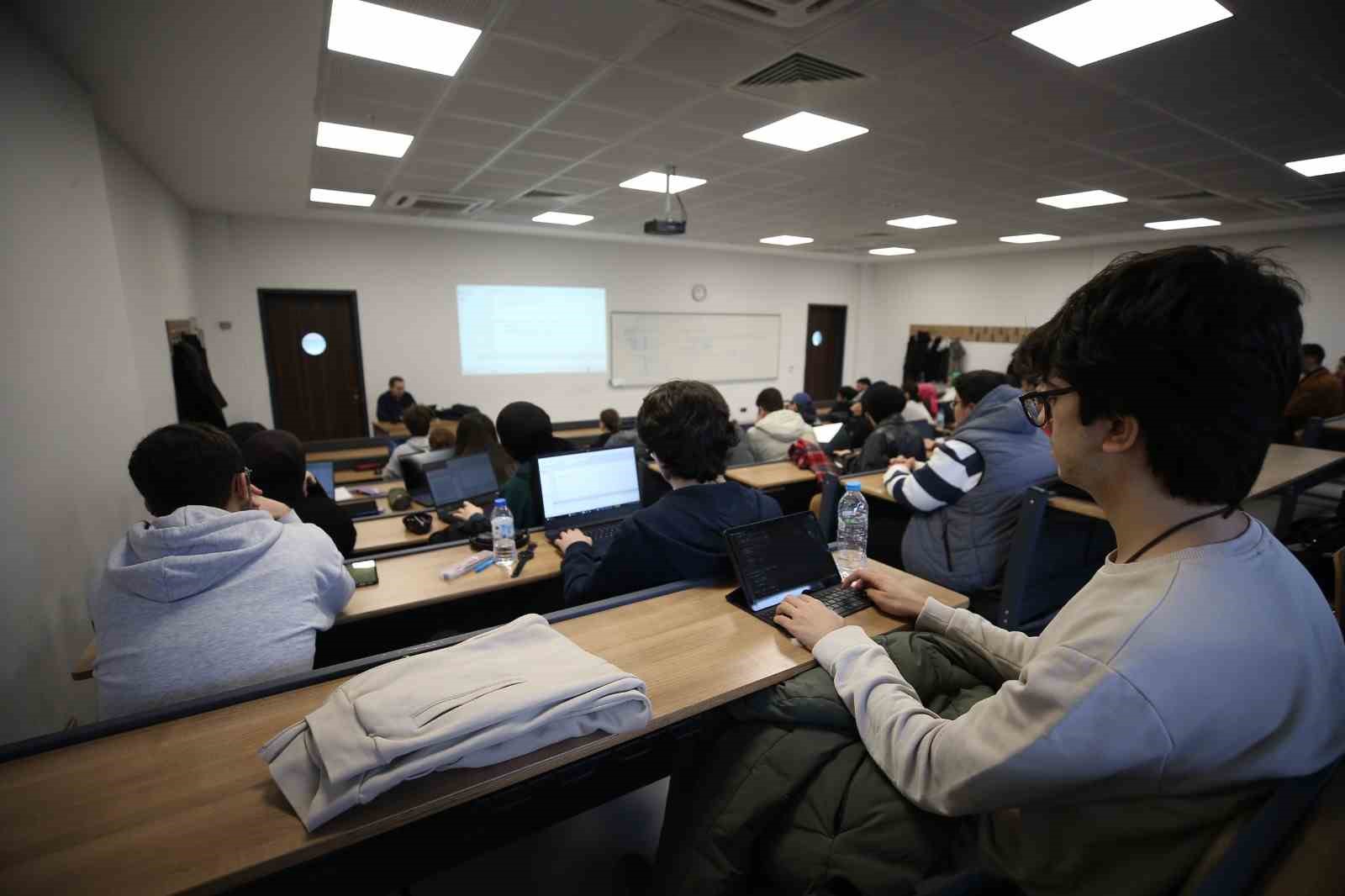 BTÜ’nün tercihten önce üniversiteni yaşa projesi tescillendi
BTÜ’nün tercihten önce üniversiteni yaşa projesi tescillendi