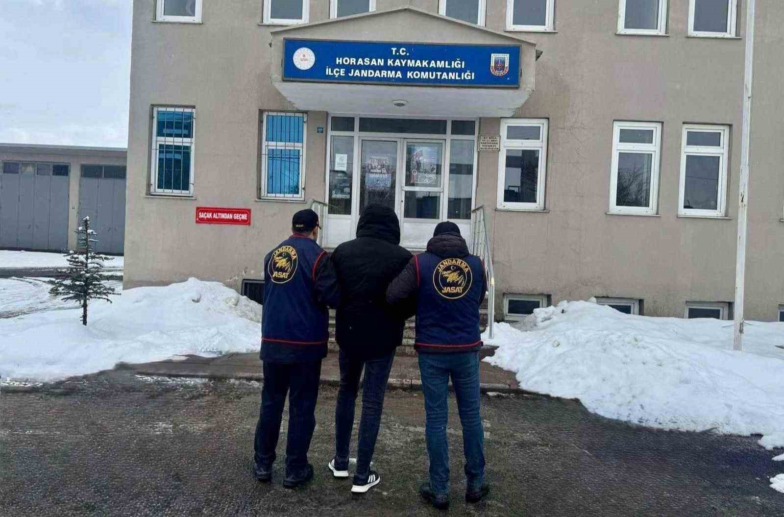 Bu defa jandarmadan kaçamadı
Bu defa jandarmadan kaçamadı