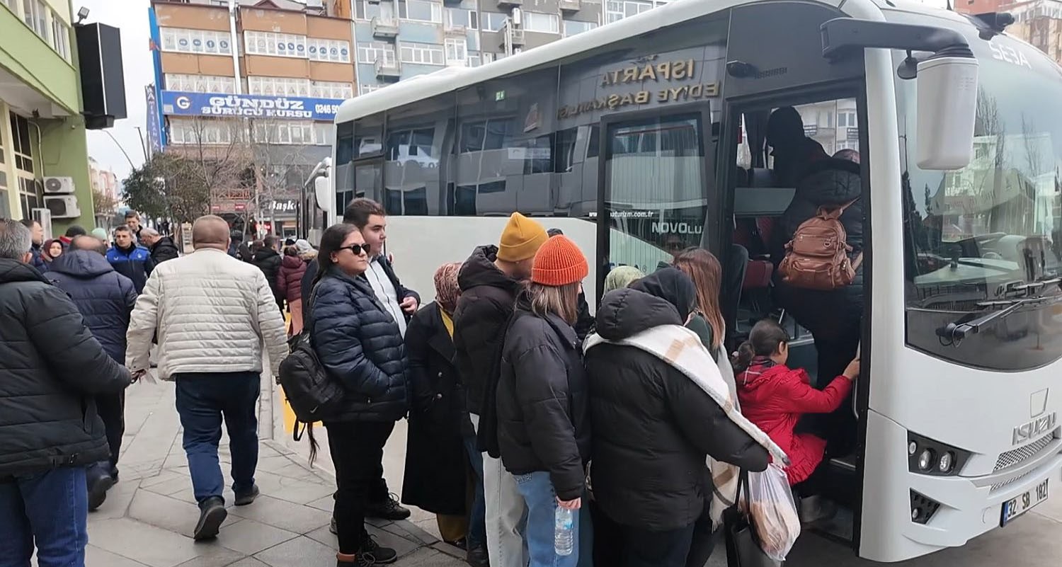 Bu hafta sonu da Davraz’a ulaşım ücretsiz
Bu hafta sonu da Davraz’a ulaşım ücretsiz