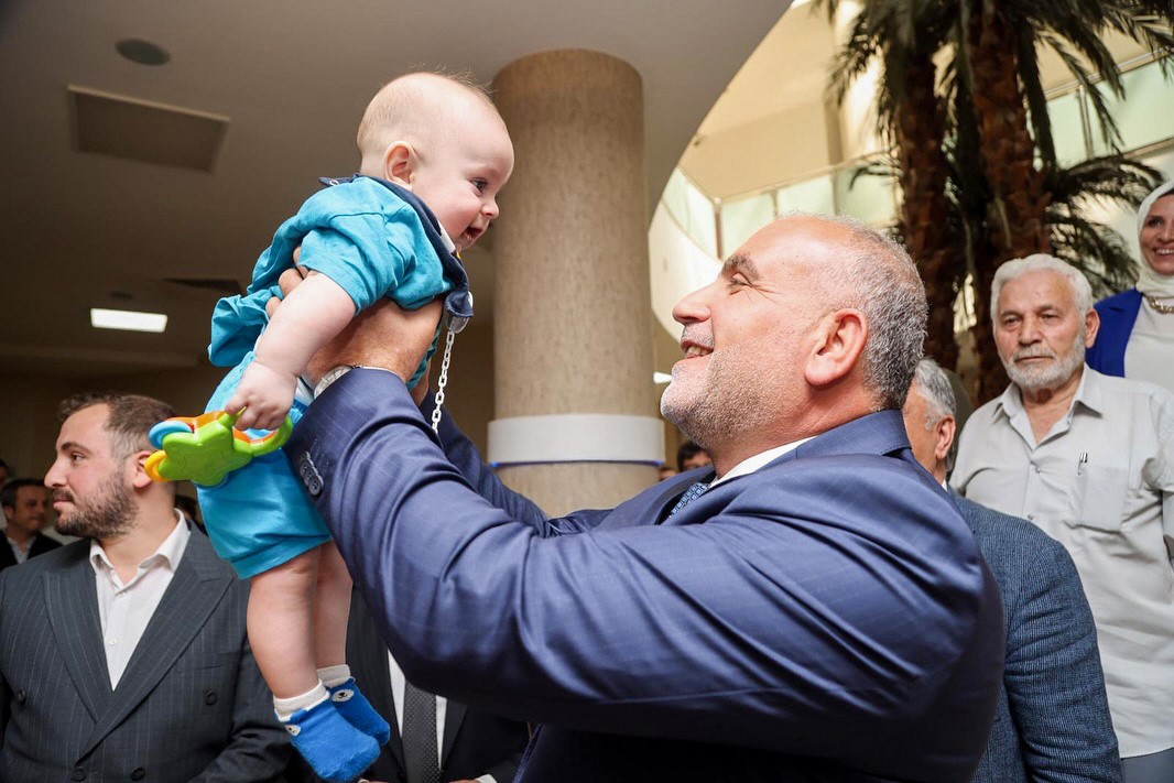 Bu ilçede bebek sahibi olan ailelere 6 bin TL nakdi destek
Bu ilçede bebek sahibi olan ailelere 6 bin TL nakdi destek