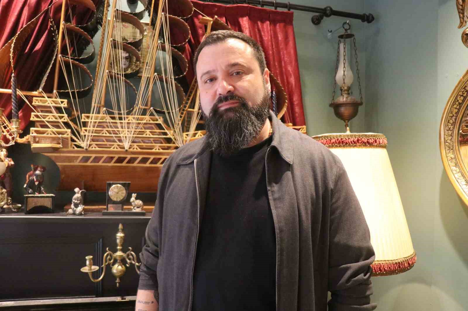 Bu kafenin kapısından giren geçmişe gidiyor
