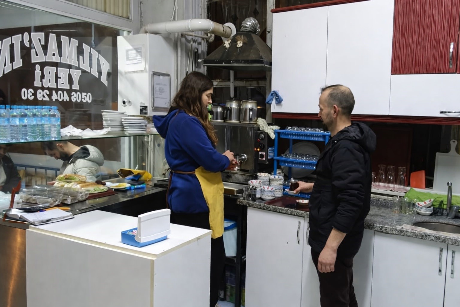 Bu kahvehaneye kadın eli değdi, müşteriler memnun
