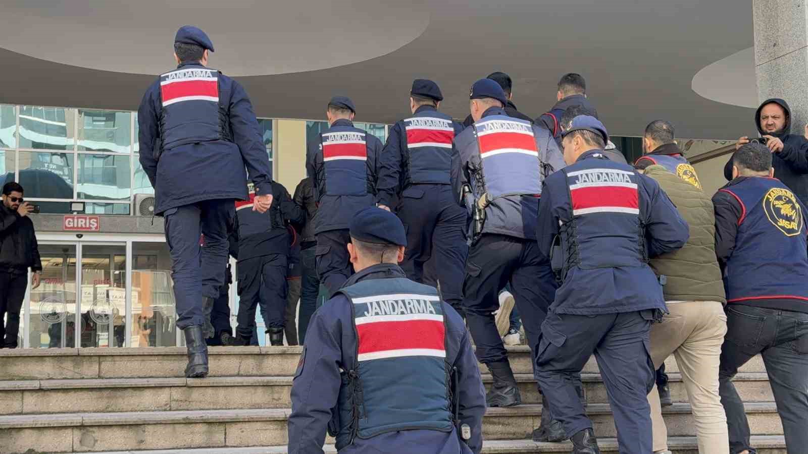 Bu kez bahis oynayan da oynatan da yandı
