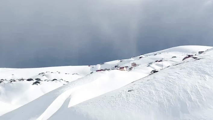 Bu kez çatıdan girdi
