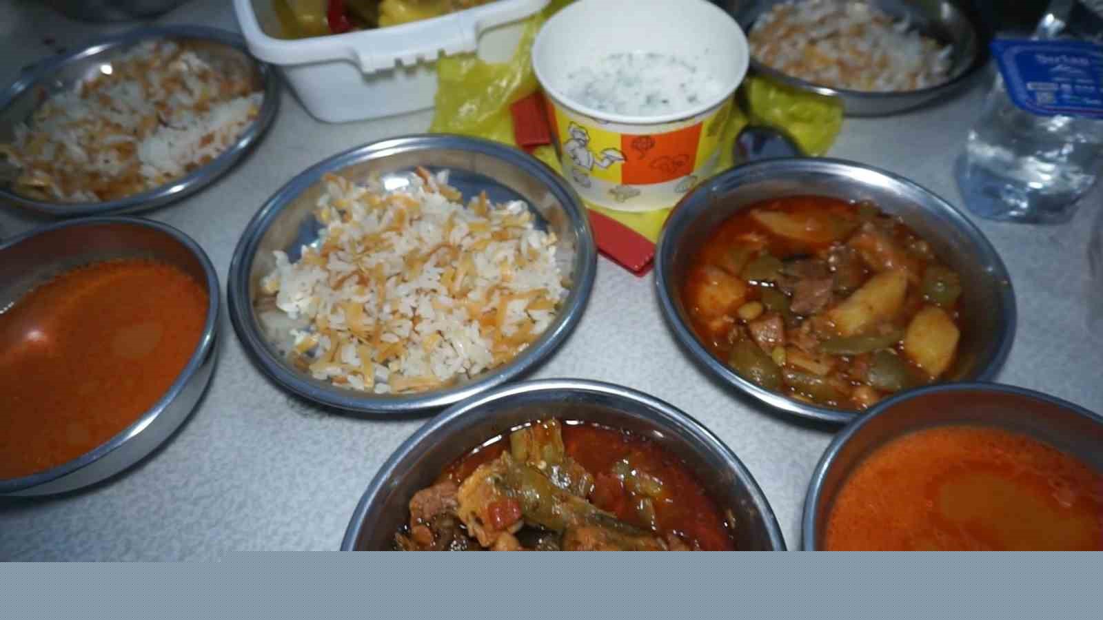 Bu köyde herkes aynı sofrada iftar yapıyor
