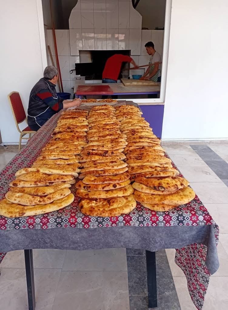 Bu köyde Ramazan pideleri ücretsiz
