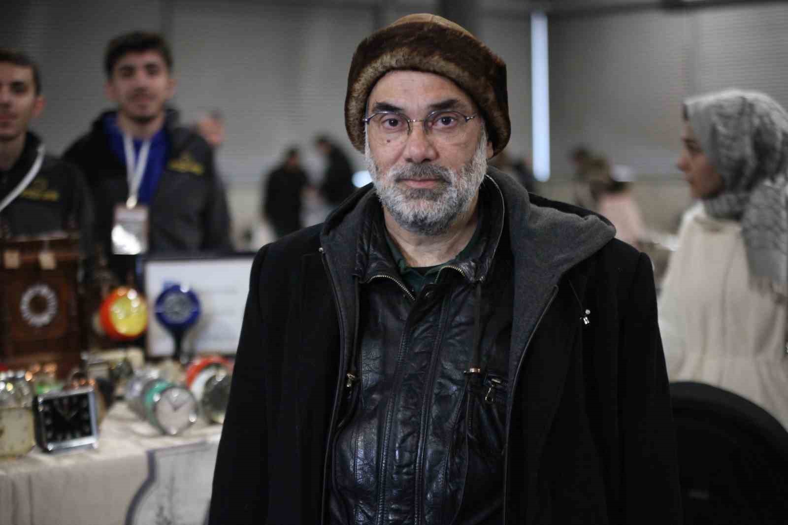 Bu pazarda tezgahtakiler geçmişe götürüyor
