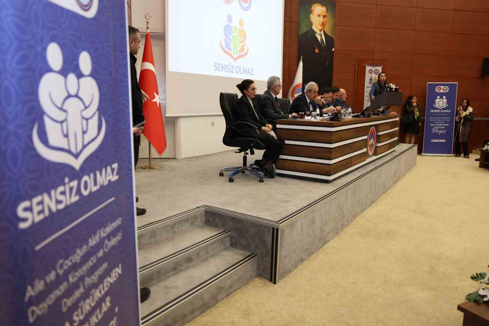 Bu proje ile suça sürüklenen çocuklar topluma kazandırılacak
Bu proje ile suça sürüklenen çocuklar topluma kazandırılacak