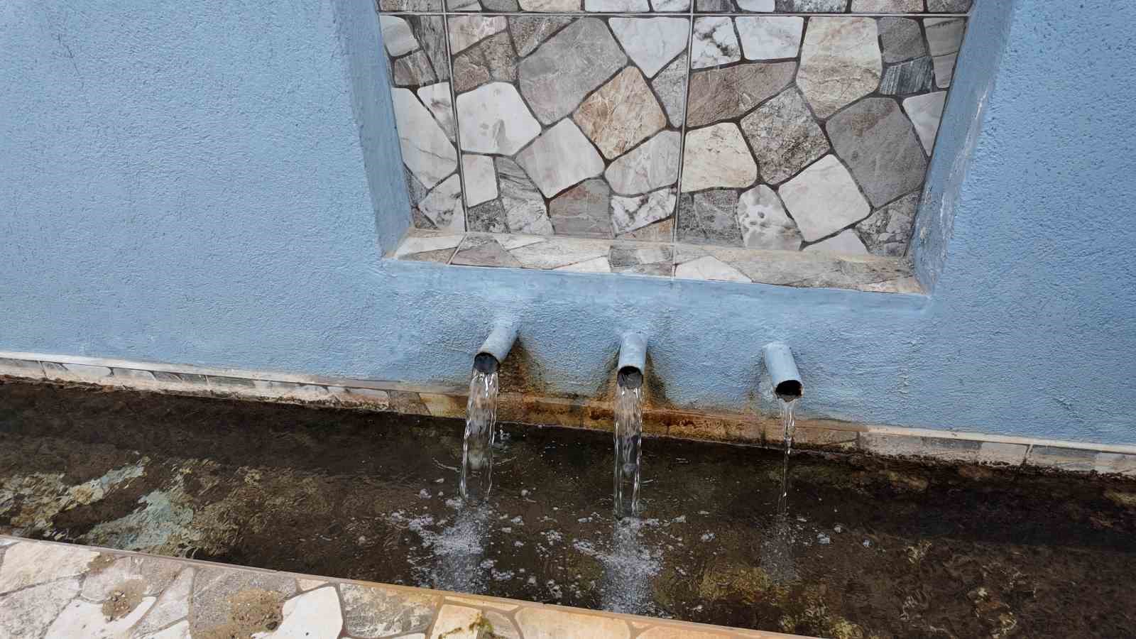 Bu tarihi çeşme 156 yıldır durmadan akıyor
