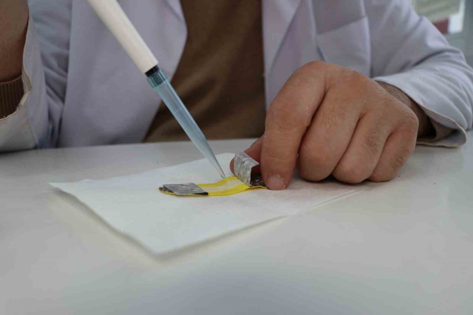 Bu yara bandı hem hızlı iyileştiriyor hem de geri dönüşüm kullanılarak yapılıyor
