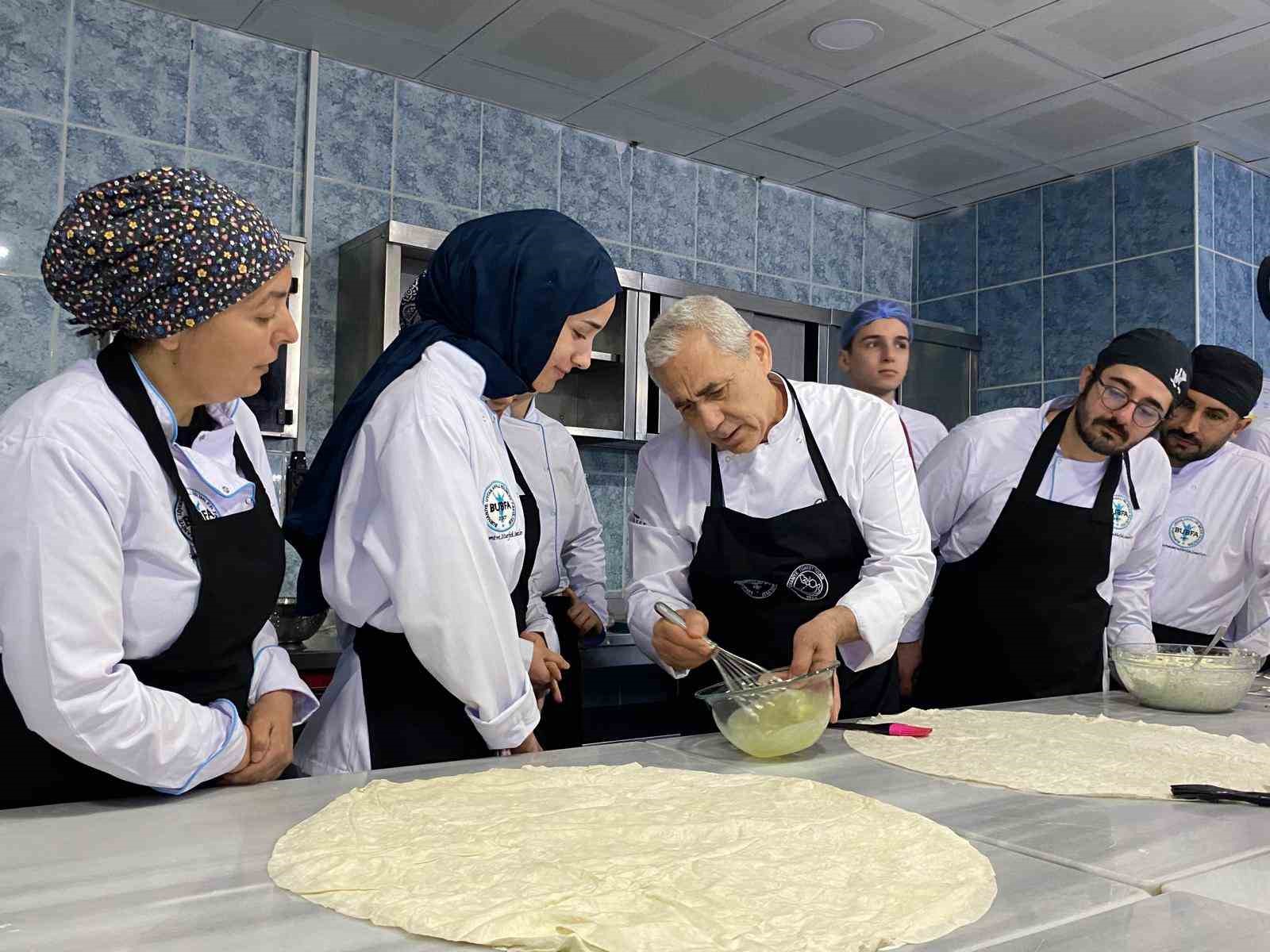 BUBFA’da geleceğin şefleri ile sürdürülebilir gastronomi atölyesi
BUBFA’da geleceğin şefleri ile sürdürülebilir gastronomi atölyesi