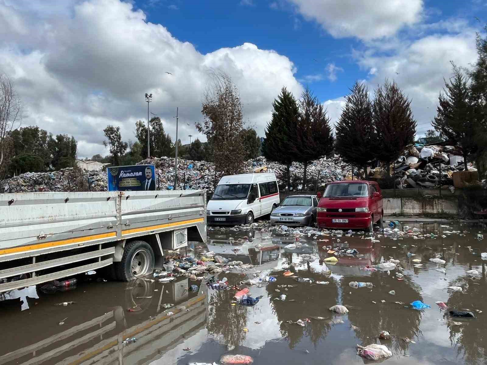 Buca’nın bitmeyen çilesi, yine ’çöp’
Buca’nın bitmeyen çilesi, yine ’çöp’