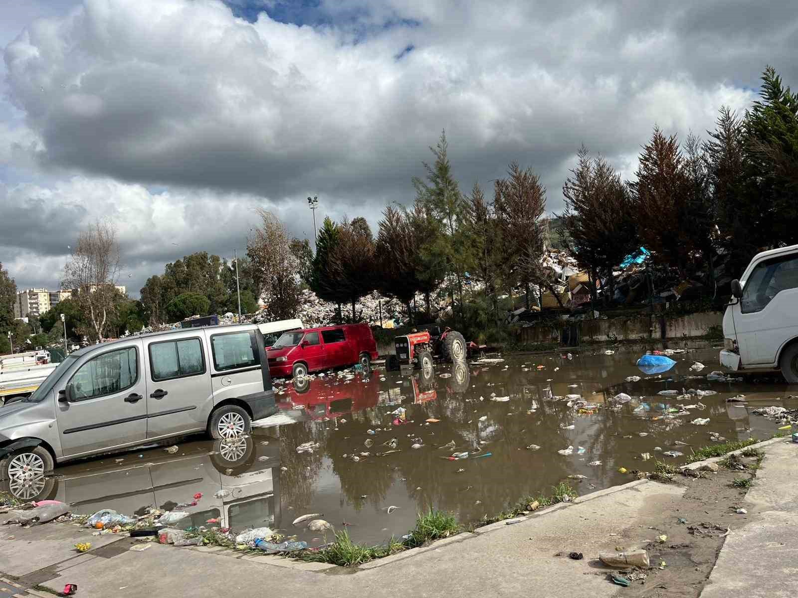 Buca’nın bitmeyen çilesi, yine ’çöp’
Buca’nın bitmeyen çilesi, yine ’çöp’