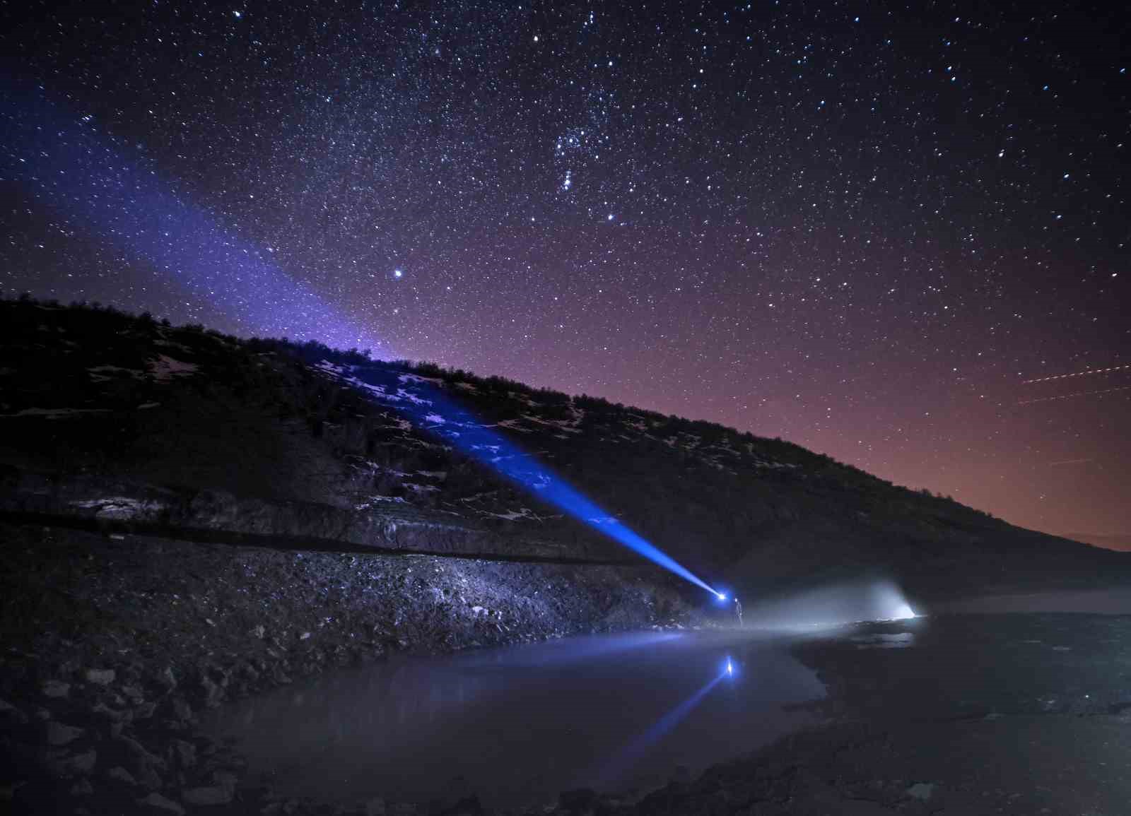 Budaklı Kaplıcaları, geceyi aydınlatan yıldızlarla güzel görüntüler oluşturdu
