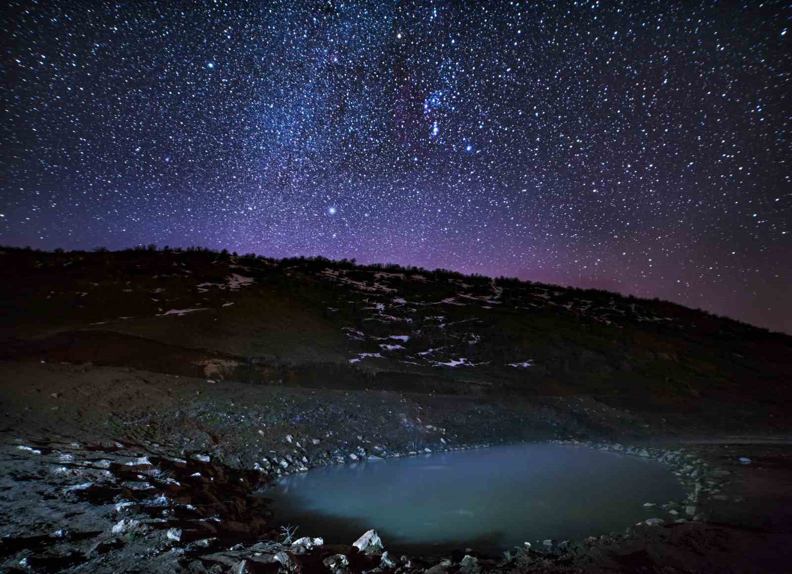 Budaklı Kaplıcaları, geceyi aydınlatan yıldızlarla güzel görüntüler oluşturdu
