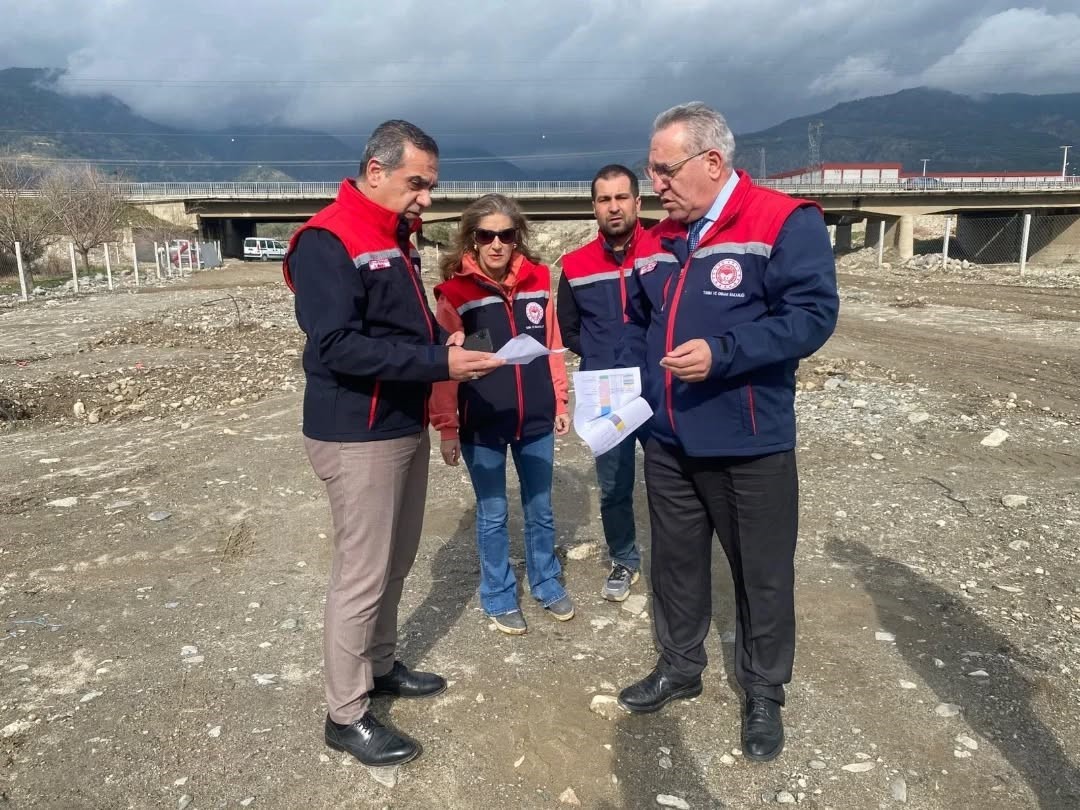 Buharkent ilek bahçesinde hazırlıklar sürüyor
